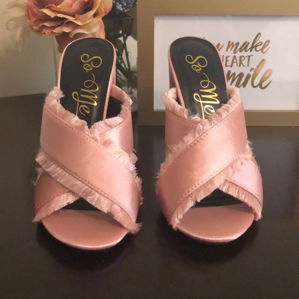 Light pink Silky criss cross open-toed mules